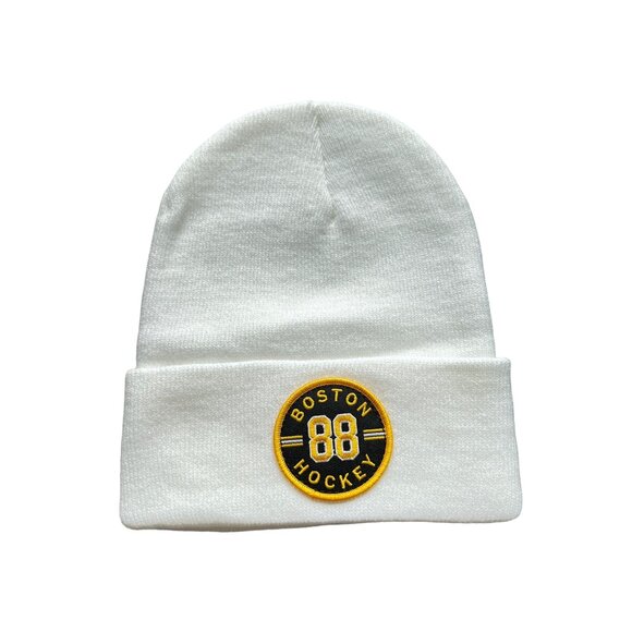 Beechfield Boston Hockey 88 Circle Patch Beanie Hat Unisex OS White Acrylic Cozy - Picture 1 of 6